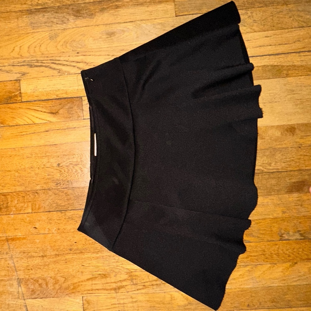 Black flouncy mini